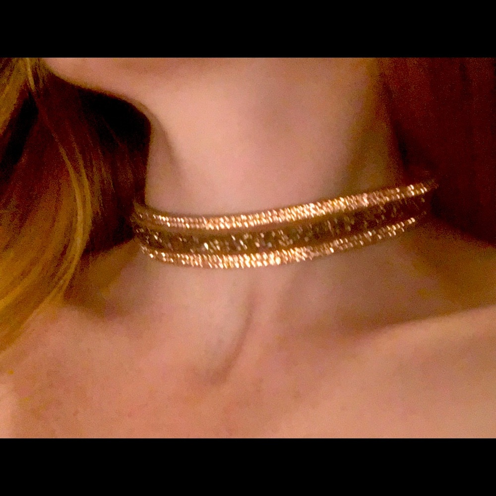 Choker necklace